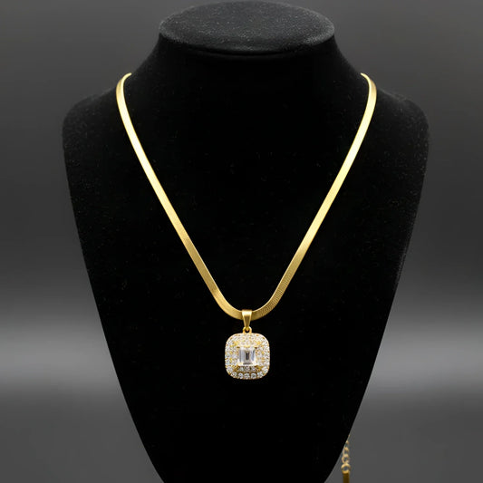 Collana con Pendente Iniziale Herringbone in Oro - collana catena serpente