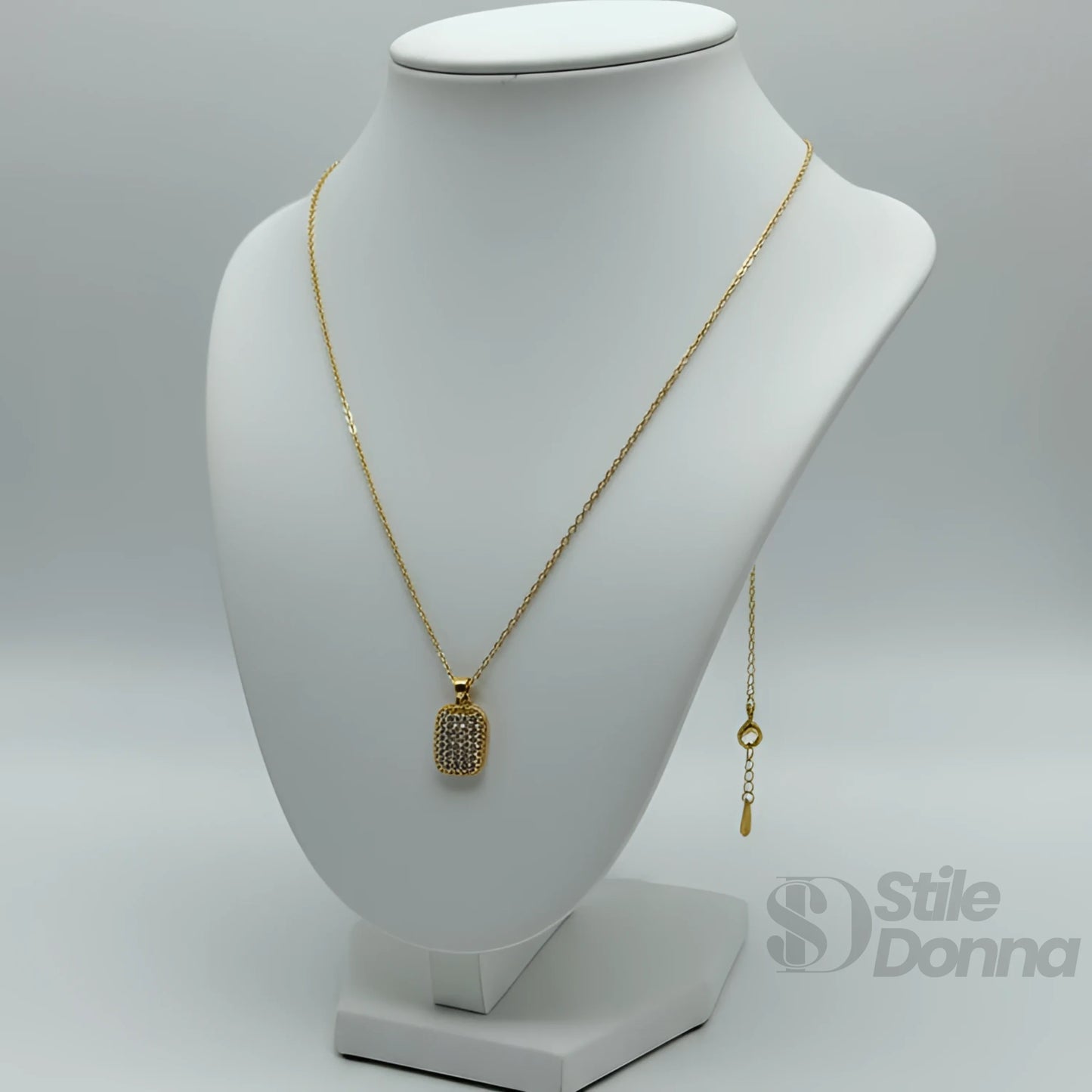 Collana con Pendente Rettangolare Pavé in Oro - collana tono dorato