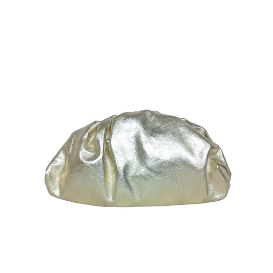 Metallic silver ruched clutch bag with gold chain MS-8799 - Stile Donna Bags