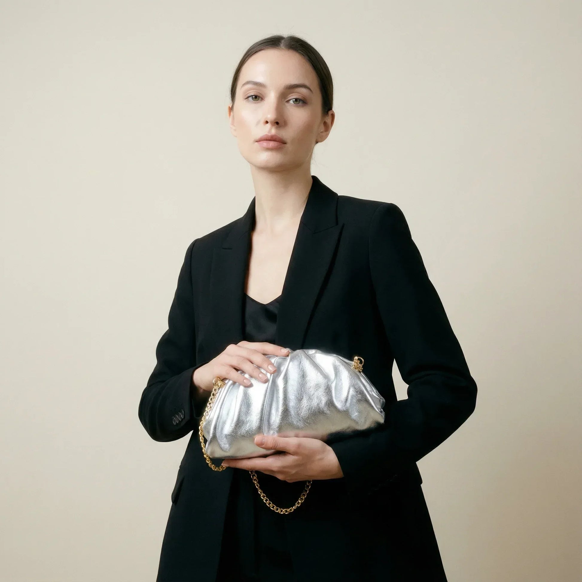 Metallic silver ruched clutch bag with gold chain MS-8799 - Stile Donna Bags