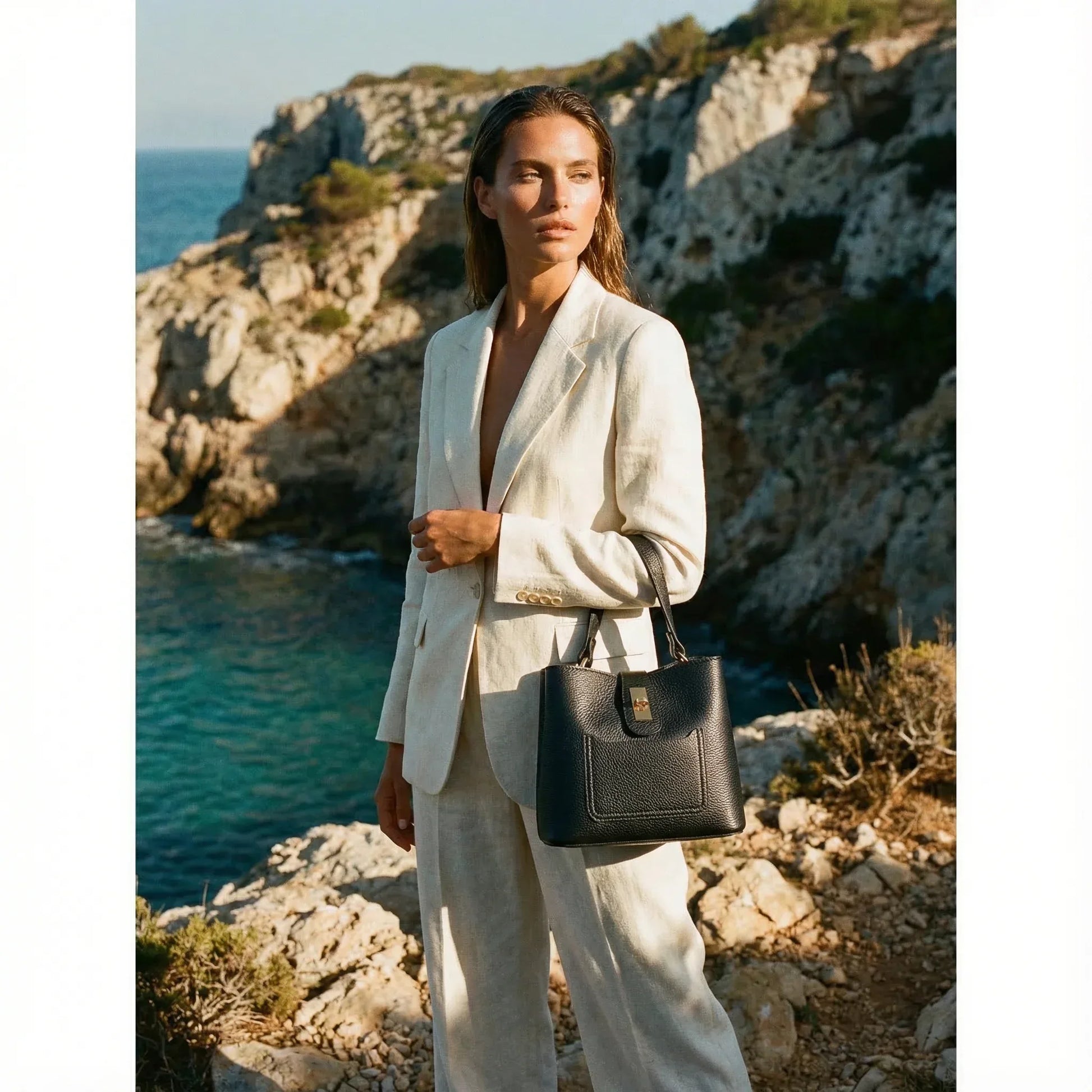 Structured top-handle bag with gold-tone hardware MS-2501 - Stile Donna Bags