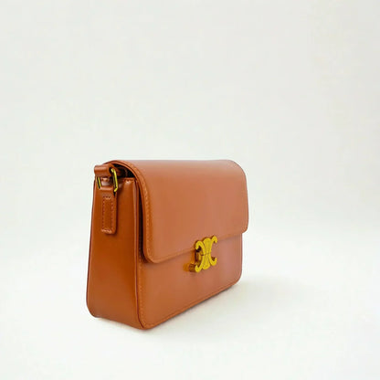 Borsa a Tracolla in Pelle con Patta e Dettagli Dorati - borsa box classica