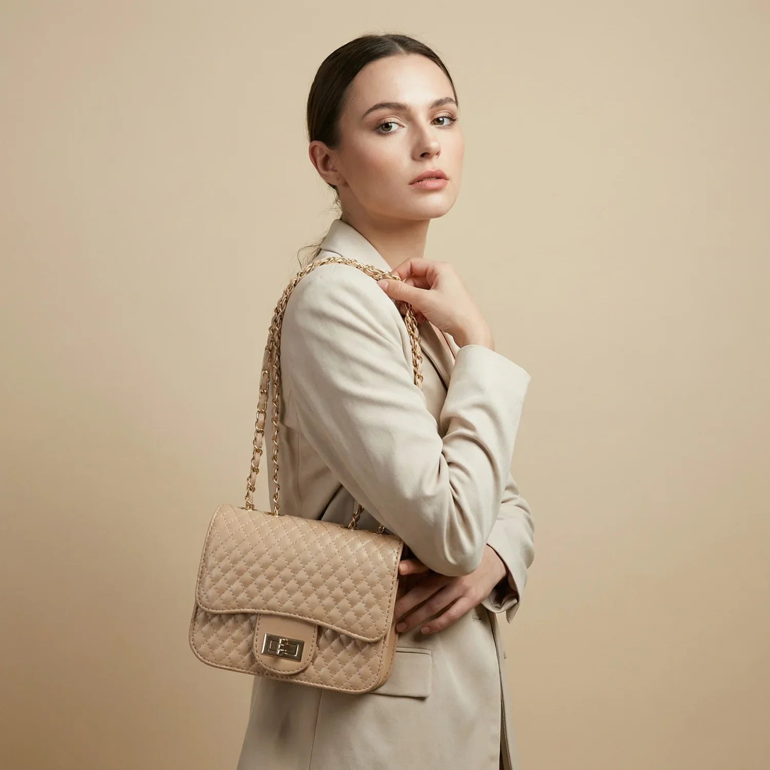 Borsa a Tracolla Trapuntata con Catena Torsione - borsa tracolla pelle