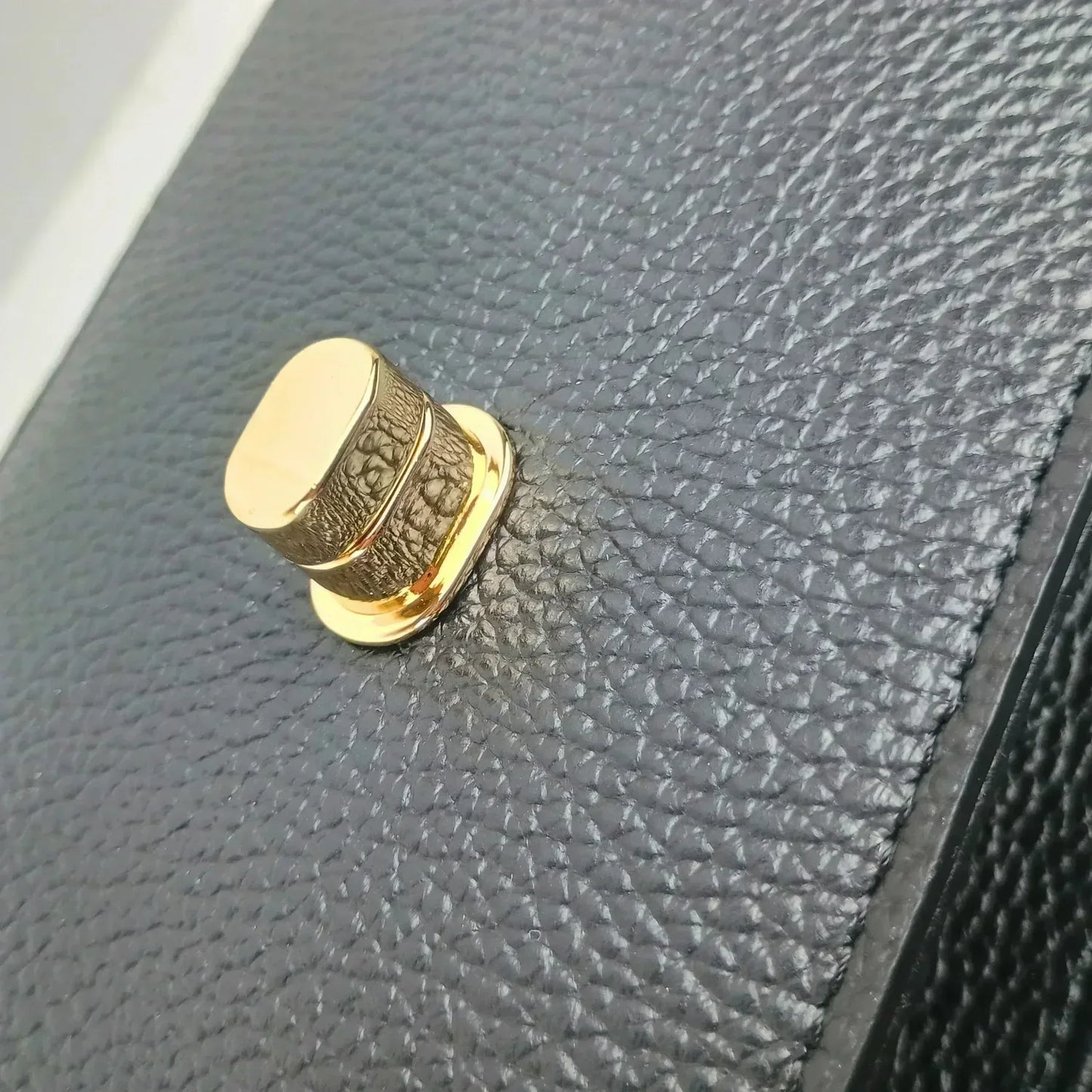 Borsa Bella Nova Crossbody in Vera Pelle e Camoscio - chiusura metallica tonalità