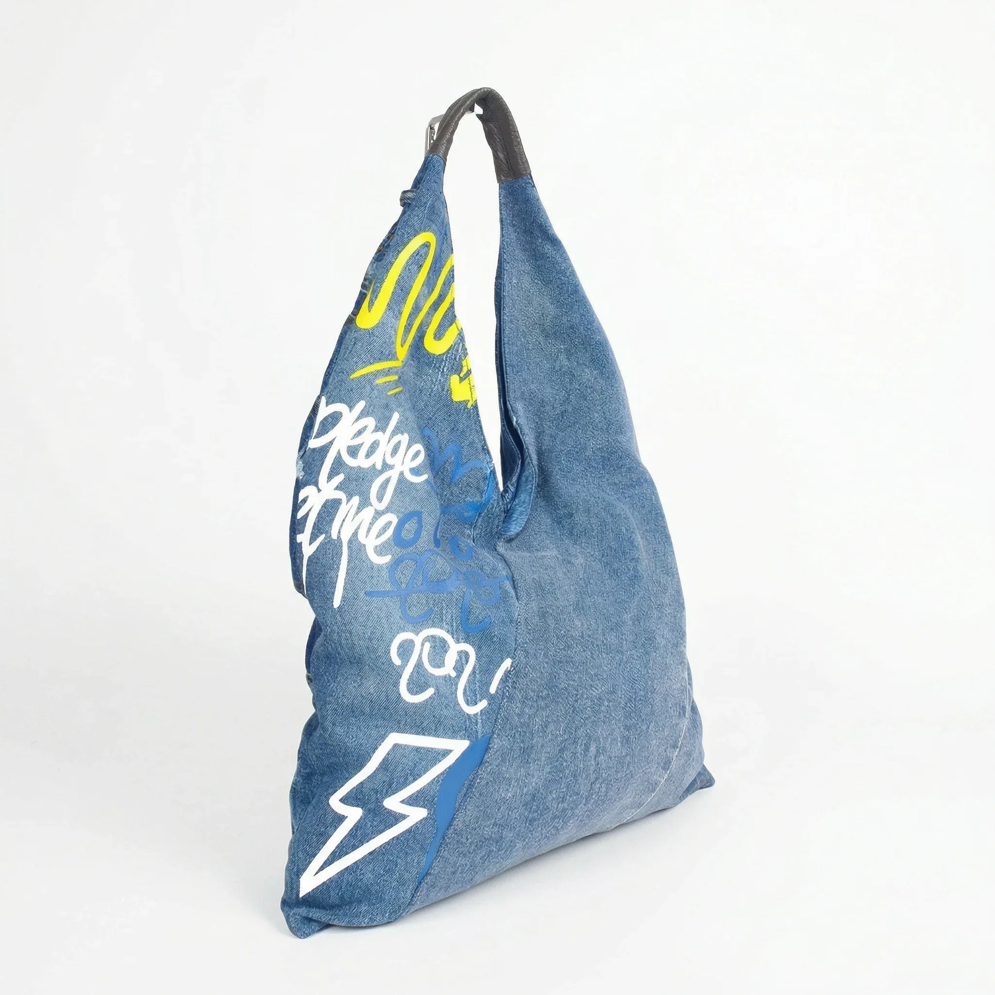 borsa-hobo-tote-in-denim-con-stampa-grafica-zaino_202603291410_1 - Stile Donna Bags