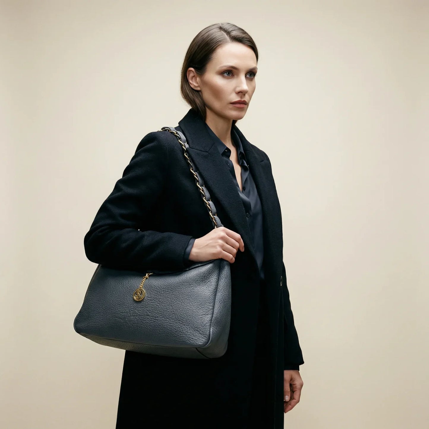 Borsa in pelle con tracolla a catena Kara Knotted Strap - borsa testurizzata