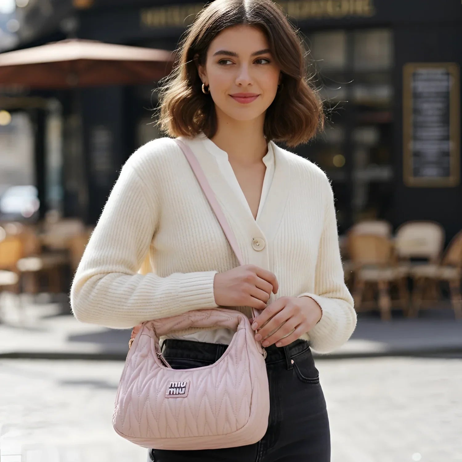 Borsa Miu trapuntata rosa cipria con tracolla regolabile - morbida borsa