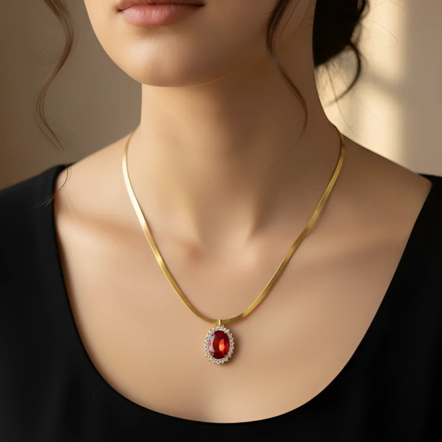 Collana con Ciondolo Ovale di Rubino Regale - collana catena serpente