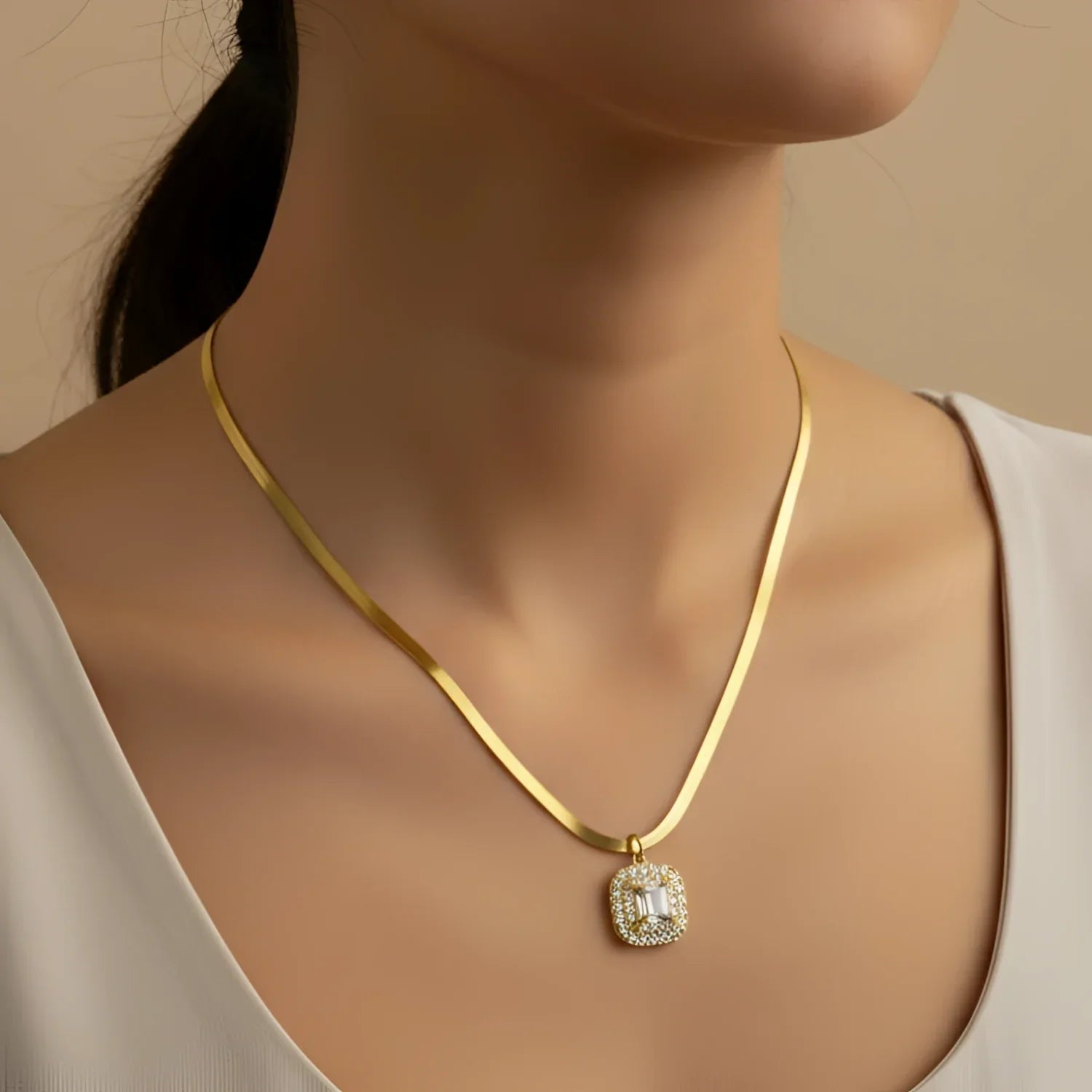 Collana con Pendente Iniziale Herringbone in Oro - collana catena serpente