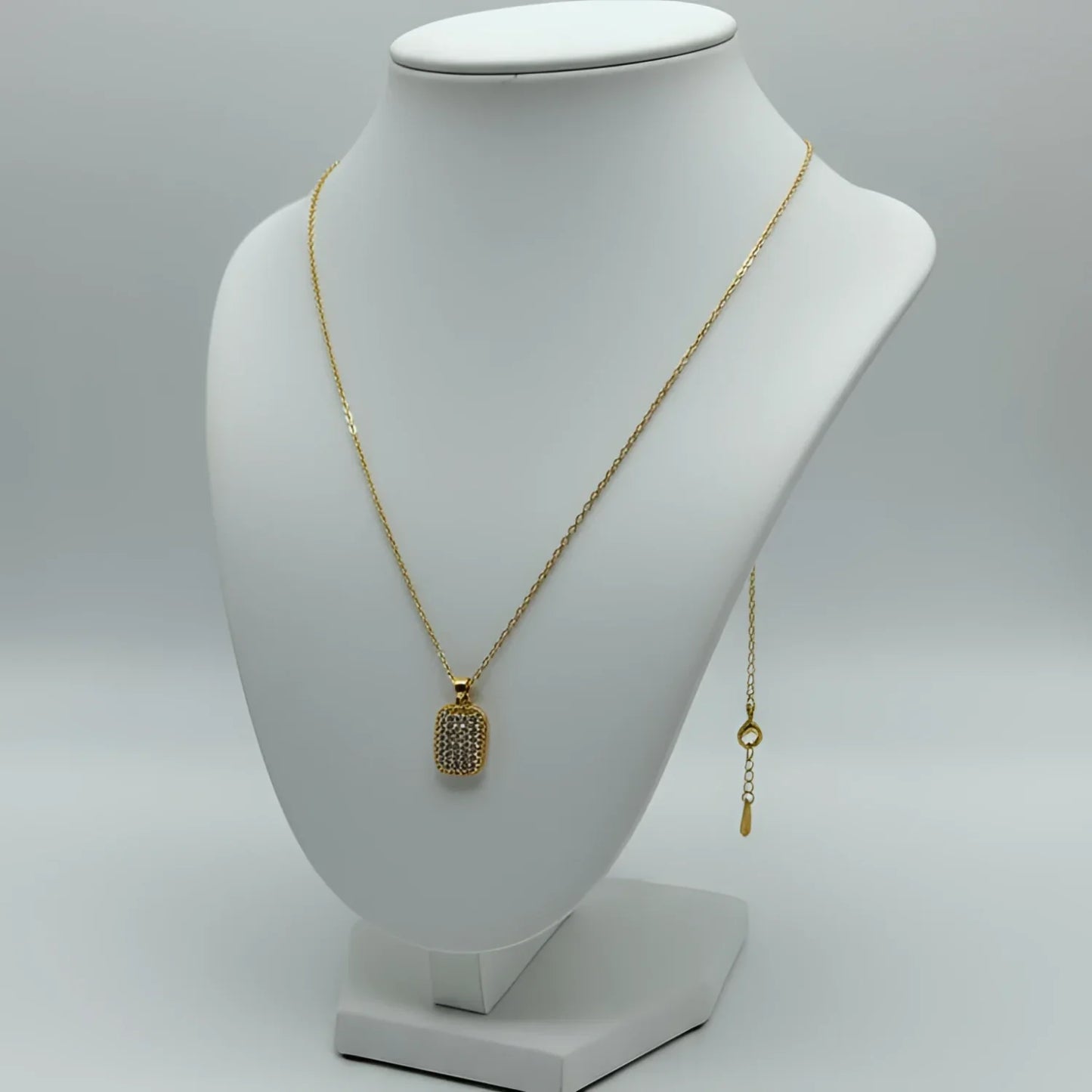 Collana con Pendente Rettangolare Pavé in Oro - collana tono dorato