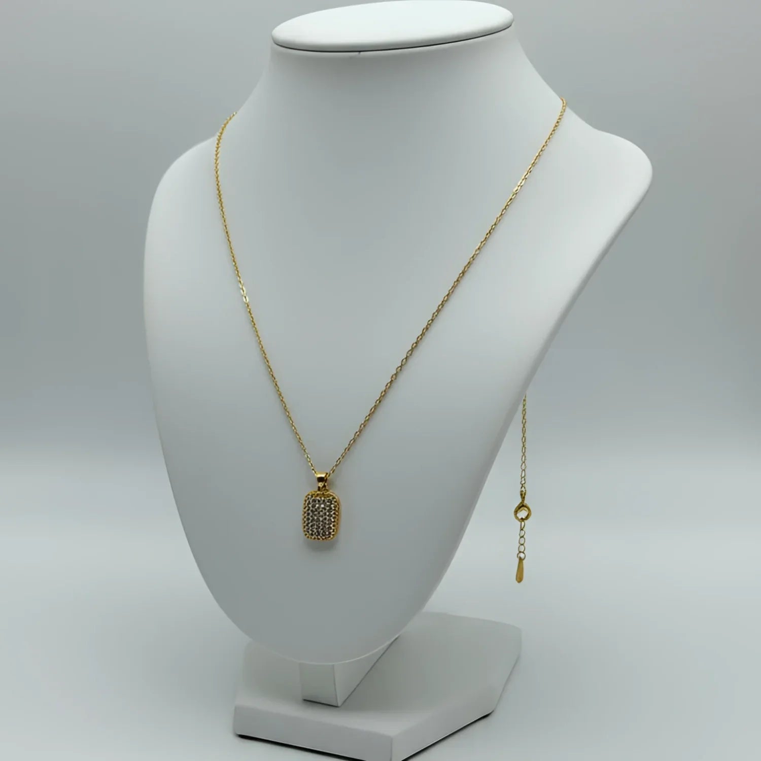 Collana con Pendente Rettangolare Pavé in Oro - collana tono dorato
