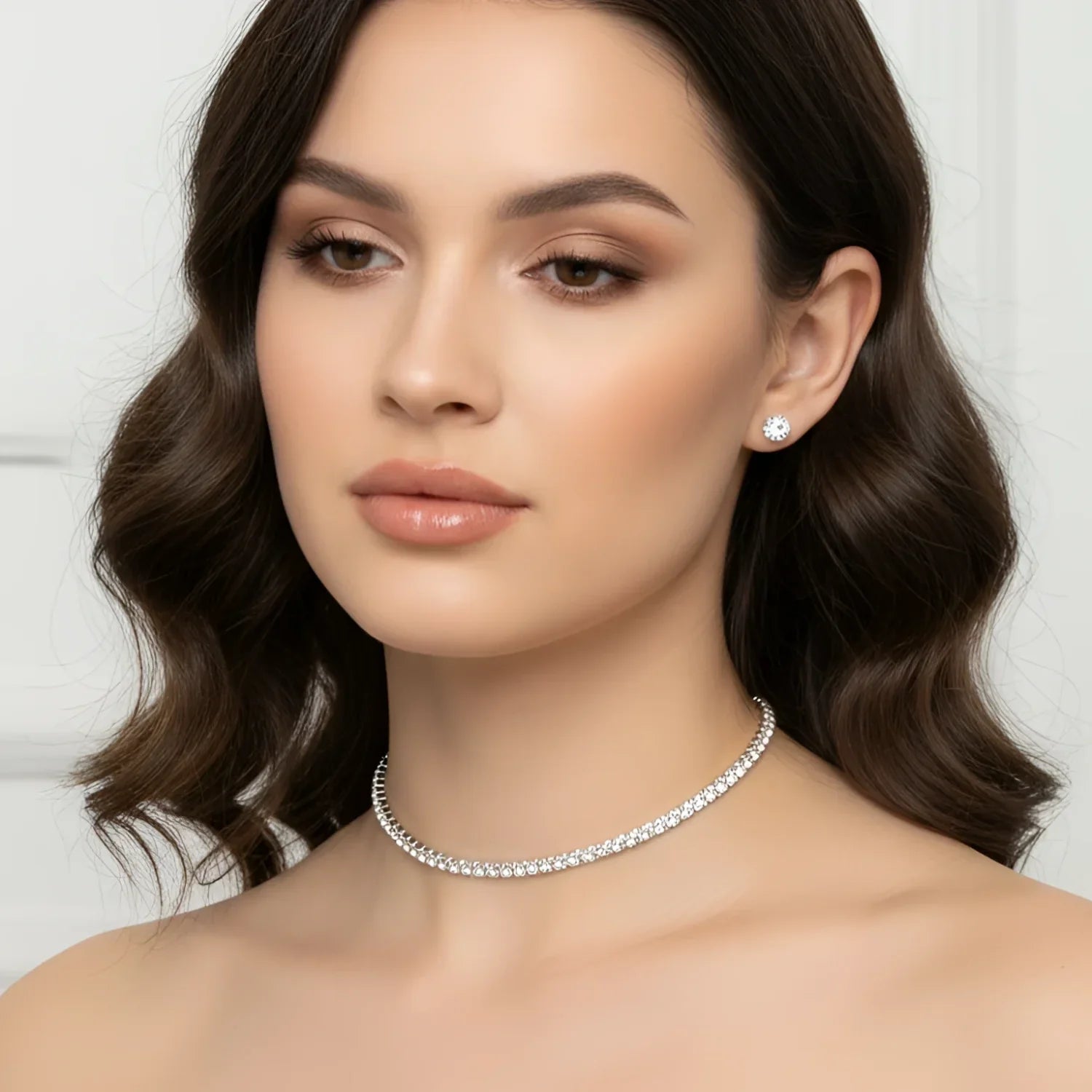 Parure Collana in Oro e Orecchini a Lobo con Pietre Rotonde - collana choker d’argento